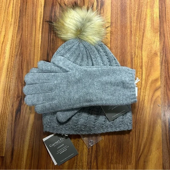 NWT cashmere gloves and hat Women main image 4